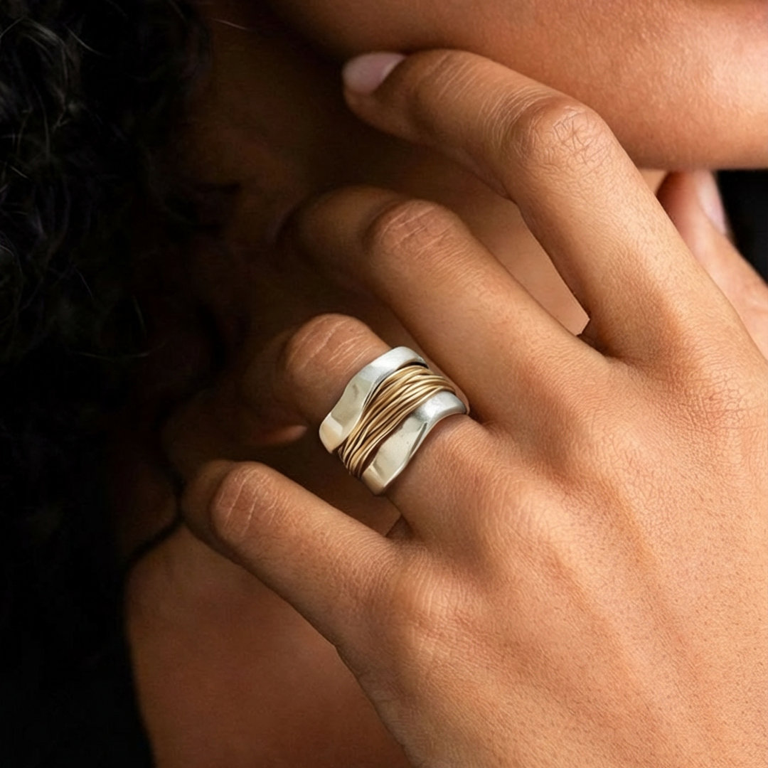 Intrecciato - Anello in argento con filo d’oro
