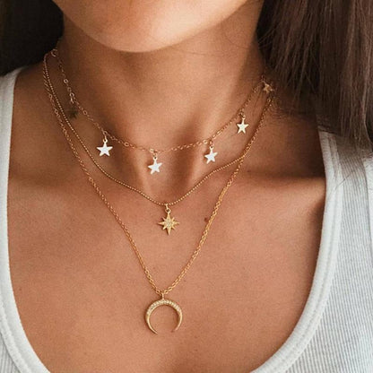Luna | Collana dorata elegante con delicato motivo a luna