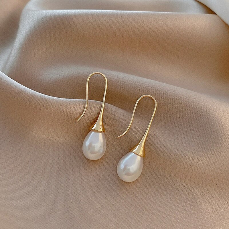 Orecchini a goccia con perle