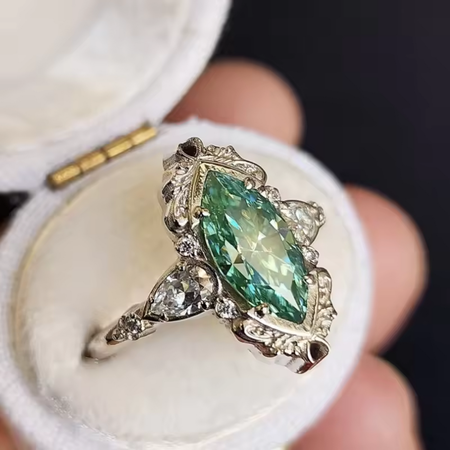 Anello Smeraldo Helena