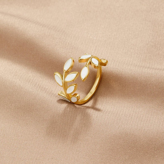 Anello foglia dorata